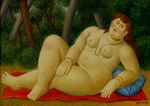 una donna nuda su un telo rosso nel bosco